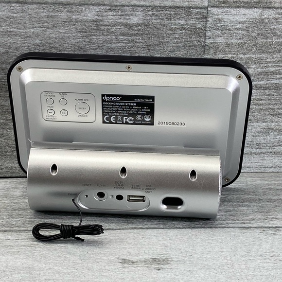 Dpnao Docking Music System 5 N 1 Charger Clock Bluetooth Radio iPhone USB Yw-008 - Picture 8 of 16